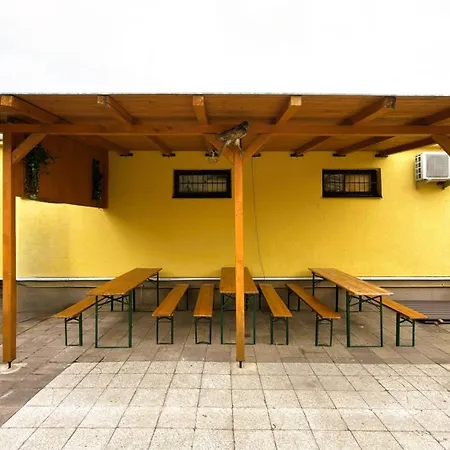 Utulne Chaticky Podyji - - Klimatizovane A Vytapene Кемпинг Havraniky